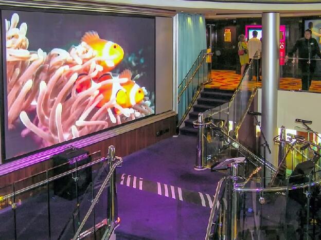 Norwegian Jewel (NCL) - Video Wall in the Crystal Atrium on Deck 7