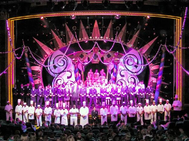 Norwegian Jewel (NCL) - Presentation of the crew at the Stardust Theatre