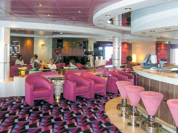 MSC Opera (MSC Cruises) - La Cabala Piano Bar on the Otello deck (6)